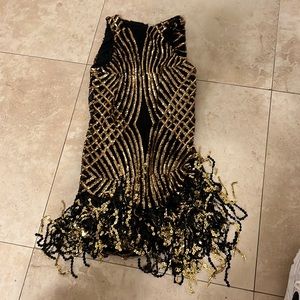Black and gold flapper costume